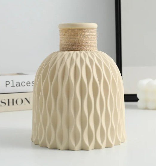 DIY Plastic Flower Vase